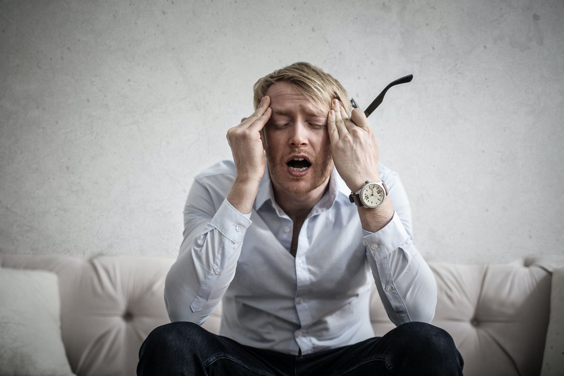 Benfits of treating headache (image sourced via Pexels / Photo by andrea)